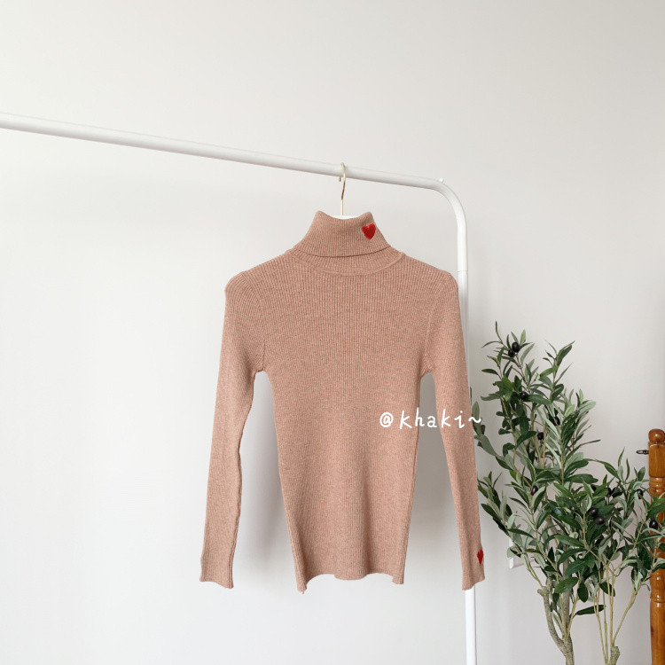 Γυναικείο πουλόβερ με κολάρο και κεντήματα σε διάφορα χρώματα