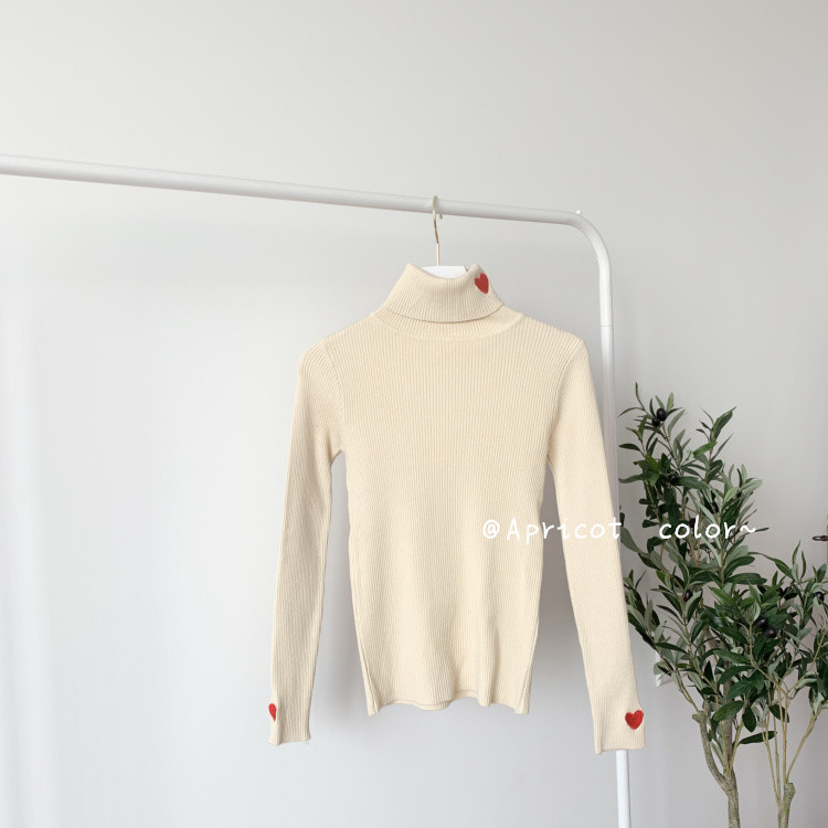 Γυναικείο πουλόβερ με κολάρο και κεντήματα σε διάφορα χρώματα