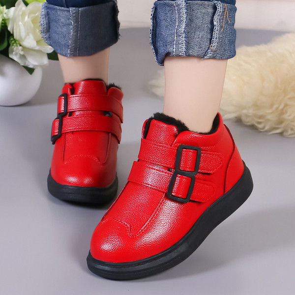 Μοντέρνες γυναικείες  μπότες  για αγόρια και κορίτσια