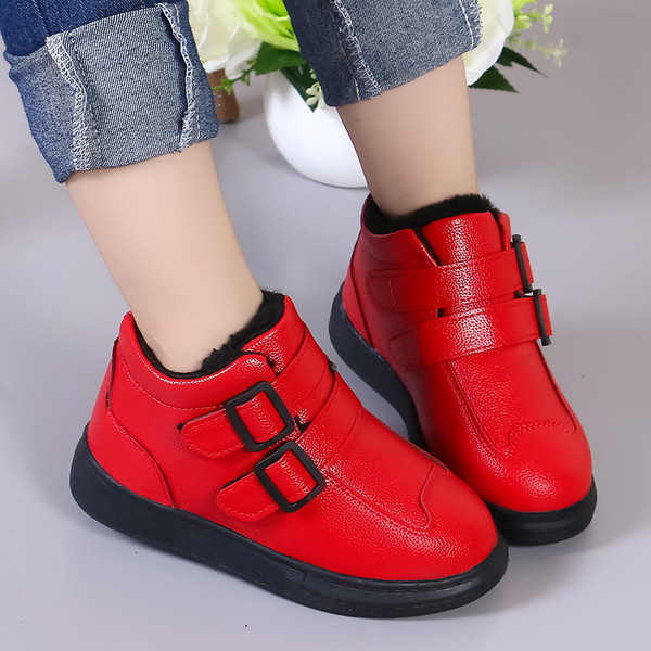 Μοντέρνες γυναικείες  μπότες  για αγόρια και κορίτσια
