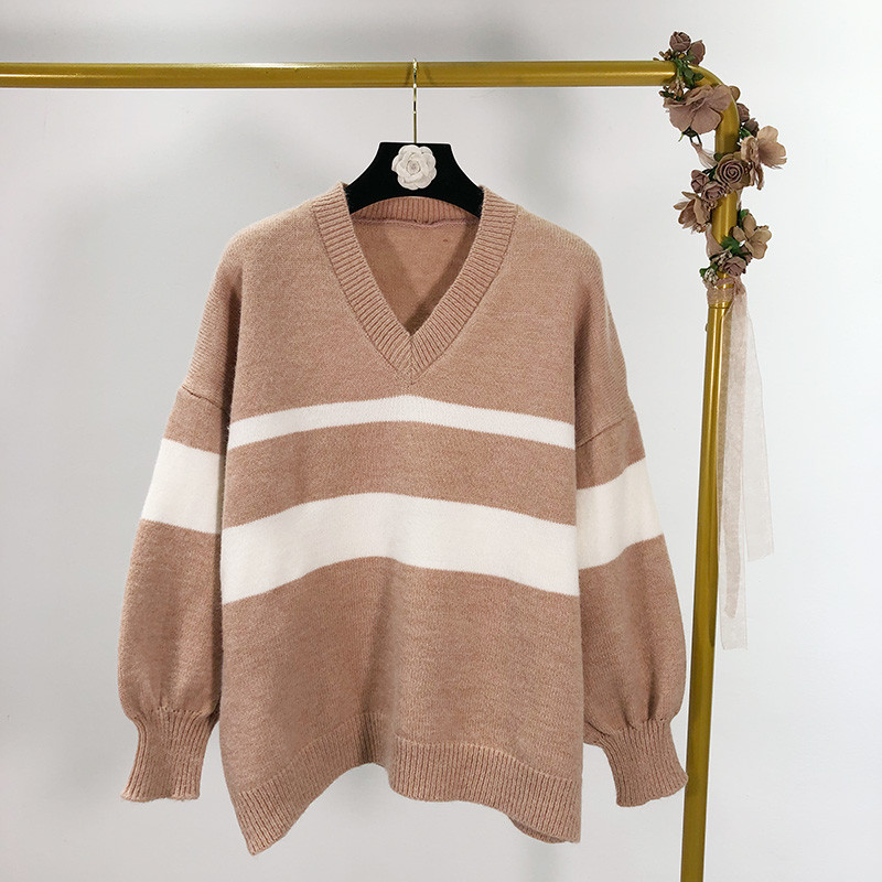 Pulover de dama in dungi cu decolteu spitz - model uni