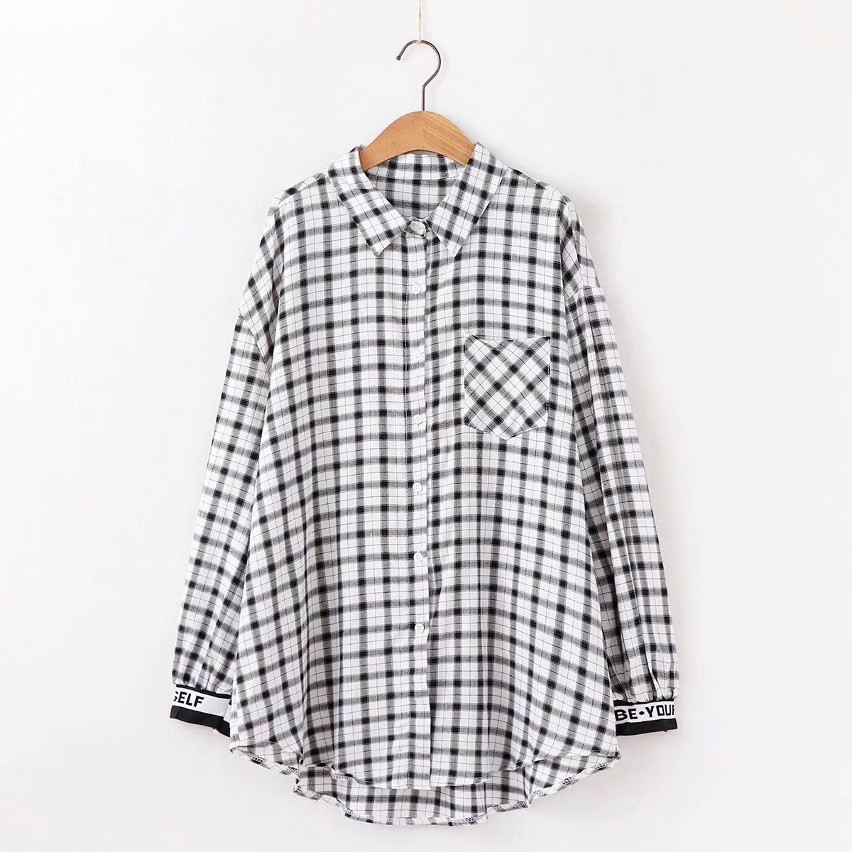 Νέο μοντέλο γυναικείο πουκάμισο με κλασικό γιακά και τσέπη σε διάφορα χρώματα