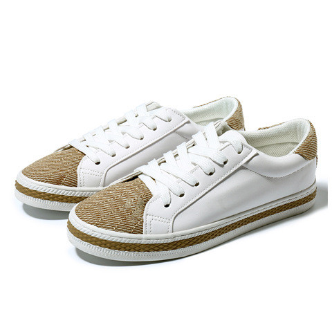 Αθλητικά ανδρικά πάνινα παπούτσια  με κορδόνια σε λευκό και μαύρο χρώμα