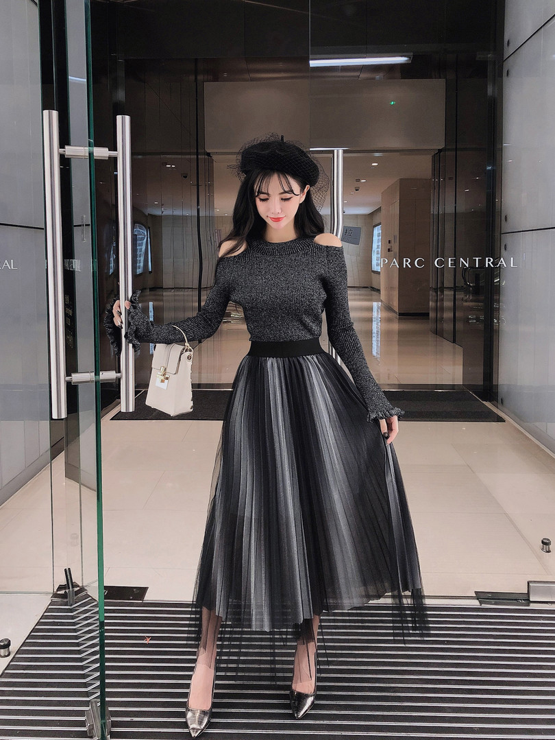 Női blúz szett és hosszú rakott szoknya