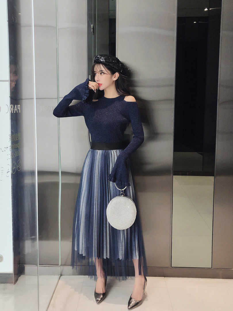 Női blúz szett és hosszú rakott szoknya