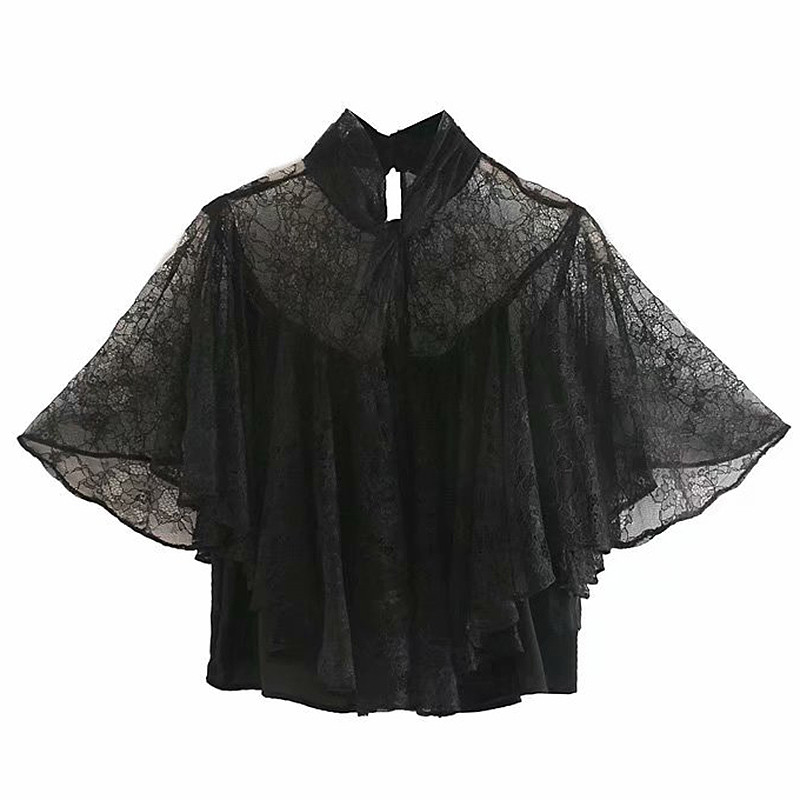 Γυναικεία μπλούζα με κοντό μανίκι με δαντέλα σε μαύρο χρώμα