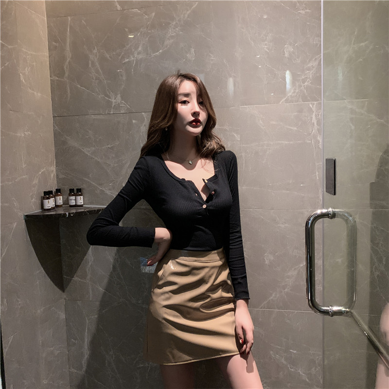 Γυναικεία μπλούζα με κουμπιά με τρία κουμπιά