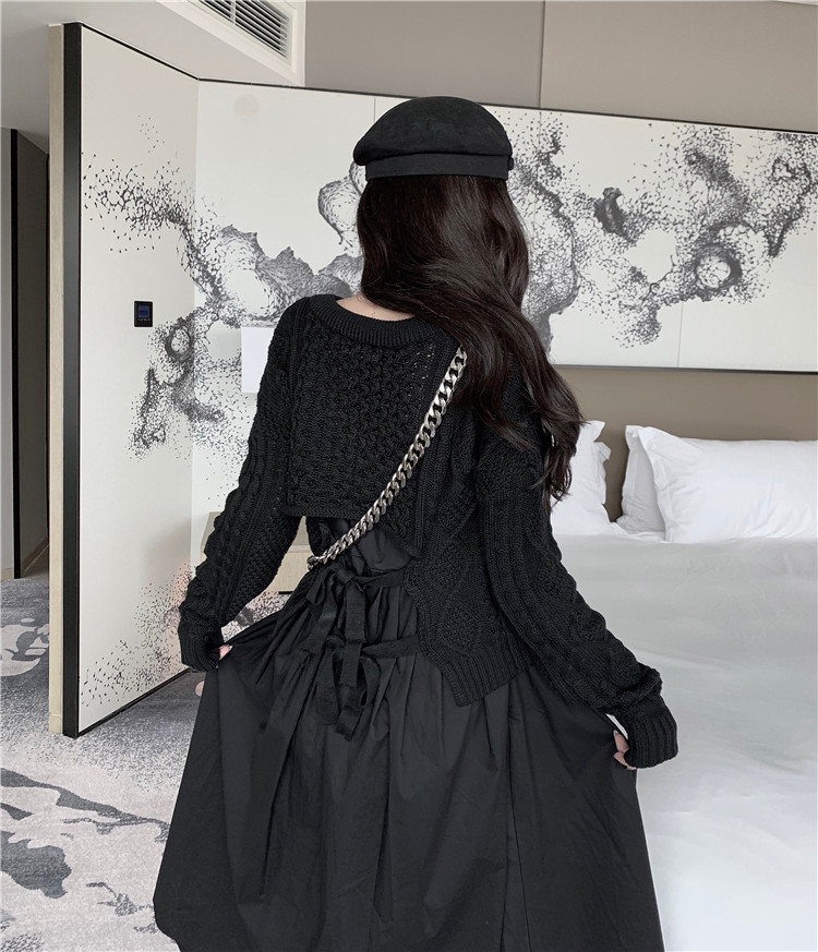 Pulover gros de dama cu maneci lungi si cravate pe spate de culoare neagra
