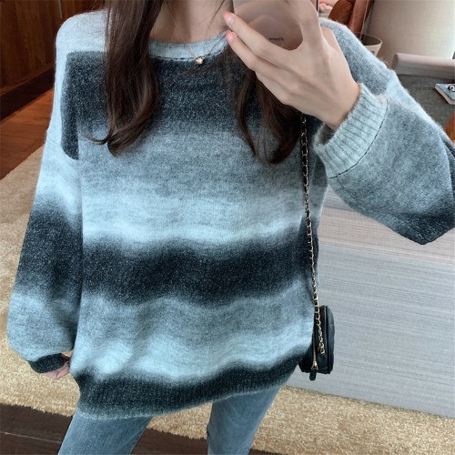 Női csíkos pulóver irizáló színekben