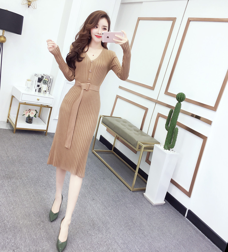 Rochie de dama mulata de culoare bej cu nasturi si curea