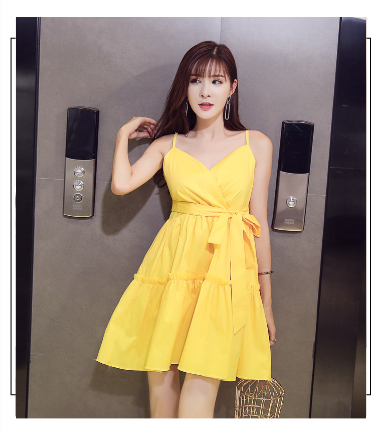 Rochie de dama actuala croiala in trei culori cu bretele subtiri