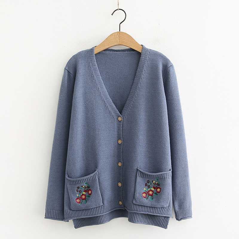 Γυναικεία ζακέτα με τσέπες και κεντήματα σε τρία χρώματα