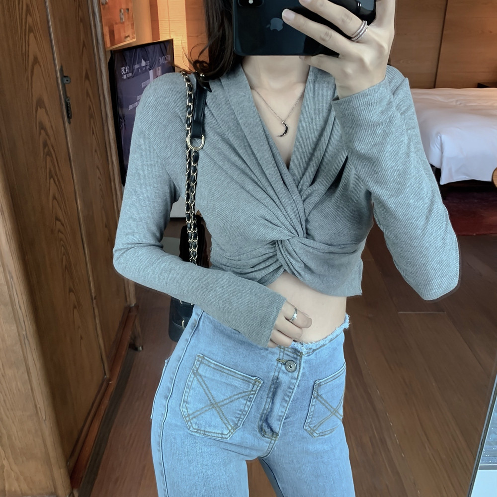 Bluza scurta de dama cu decolteu spitz in mai multe culori