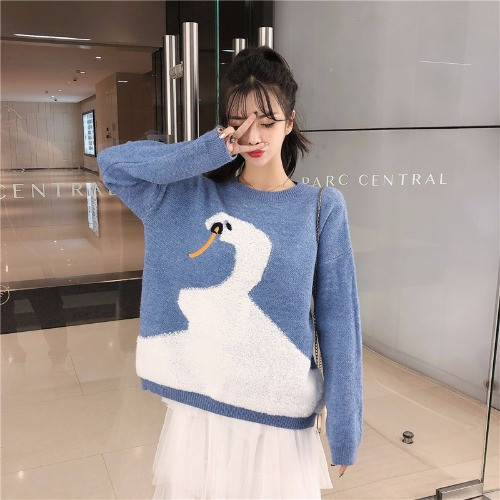 Pulover de dama cu aplicatie in doua culori