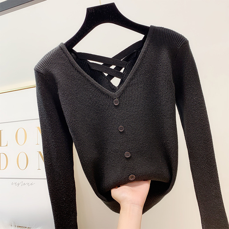 Pulover de dama cu nasturi si decolteu spitz in mai multe culori