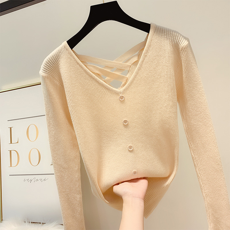 Pulover de dama cu nasturi si decolteu spitz in mai multe culori