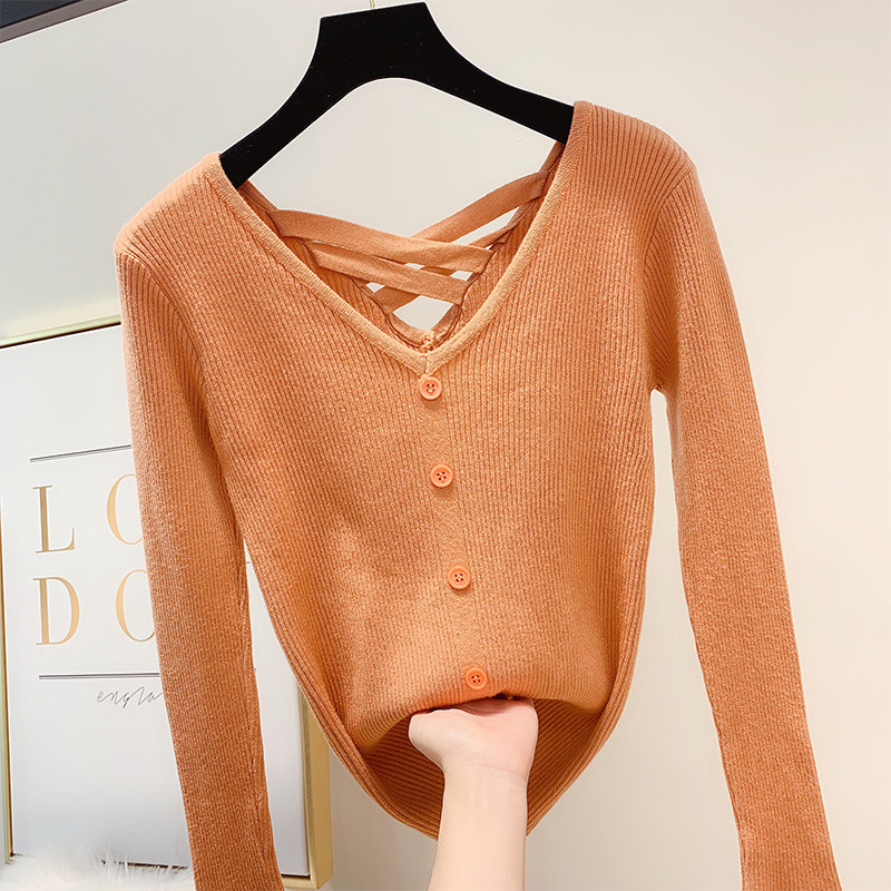 Pulover de dama cu nasturi si decolteu spitz in mai multe culori