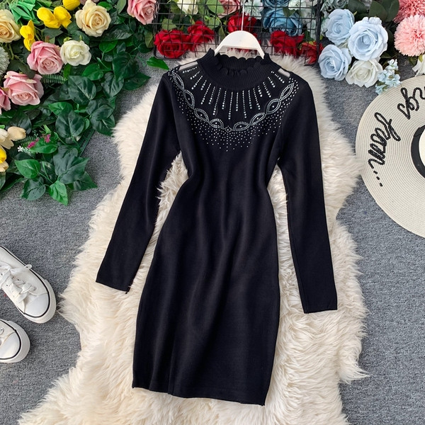 Rochie de dama de toamna din tricotat subtire cu pietre in negru