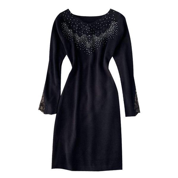 Rochie elegantă de damă în negru, cu dantelă și pietre