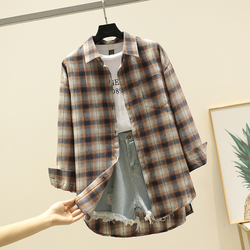 Cămașă în carouri de damă cu guler clasic în roșu, albastru și maro