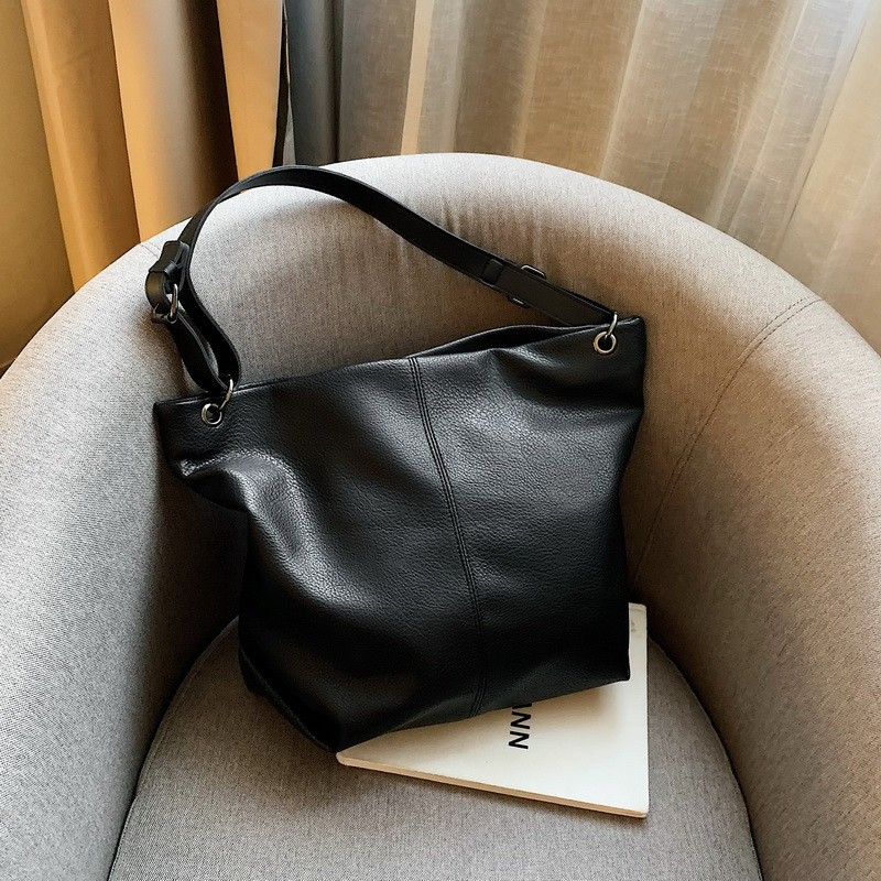 Geanta de dama din piele ecologica cu manere reglabile in trei culori