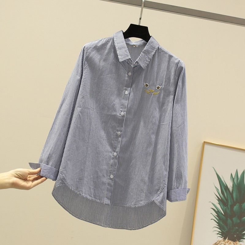 Μοντέρνο γυναικείο ριγέ πουκάμισο με κεντήματα σε μπλε χρώμα