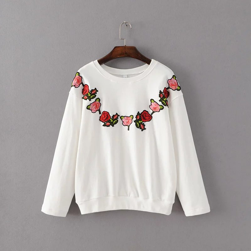 Bluza de dama cu broderie colorata alb-negru