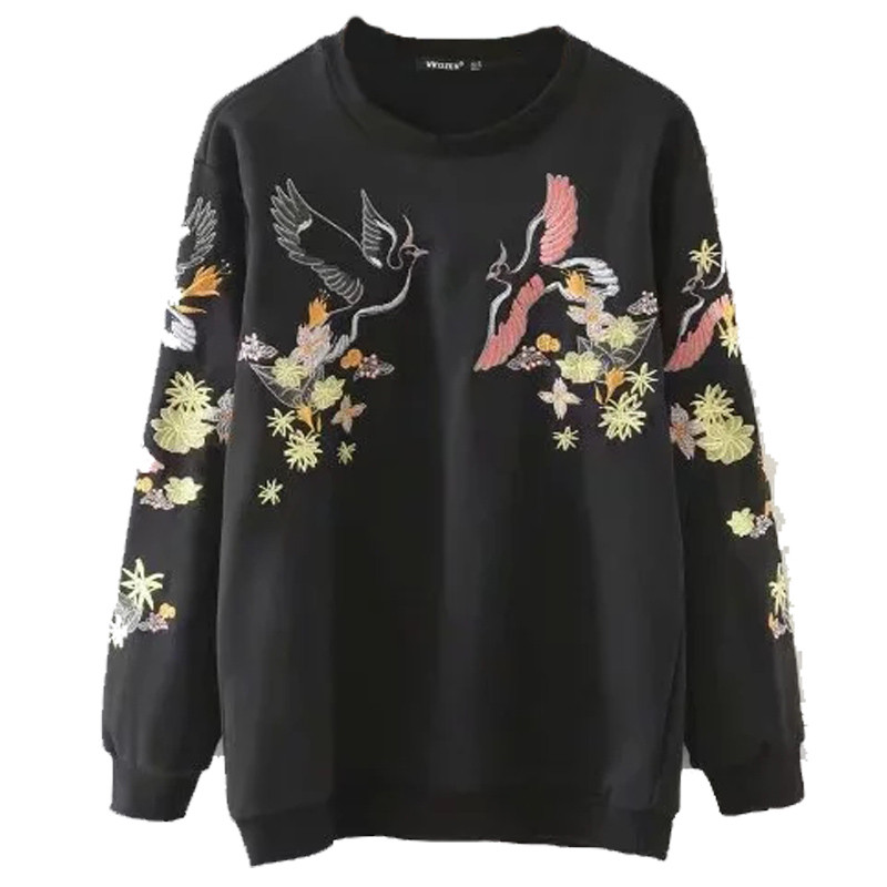 Bluză casual de damă cu broderie colorată în negru