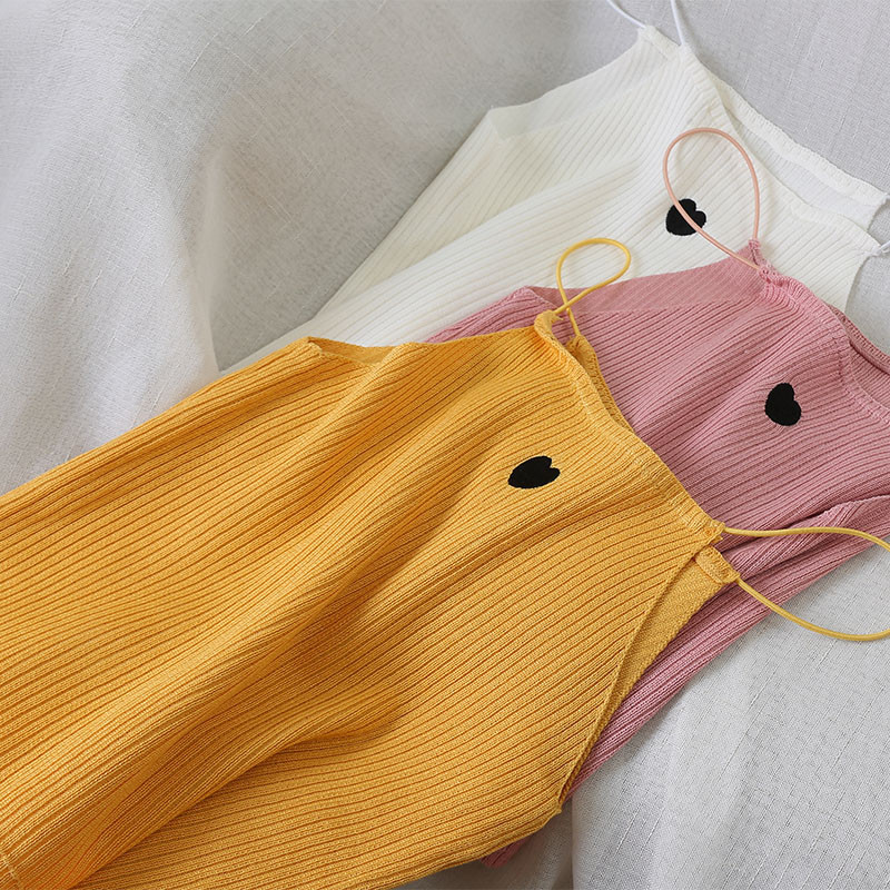 καθημερινή γυναικεία τσάντα με λεπτές λουρίδες και κεντήματα σε διάφορα χρώματα