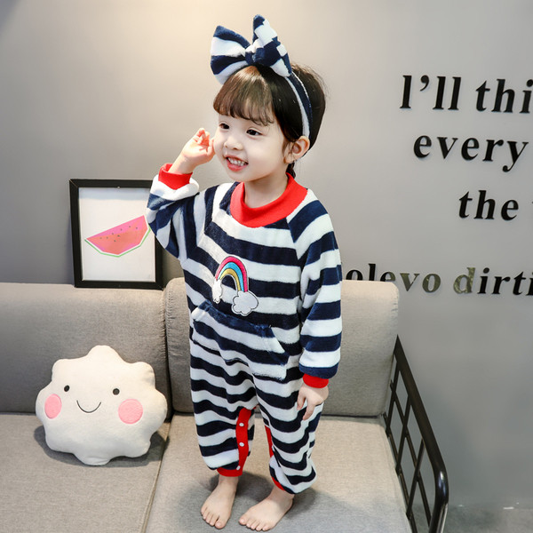 Детска раирана пижама с апликация за момичета