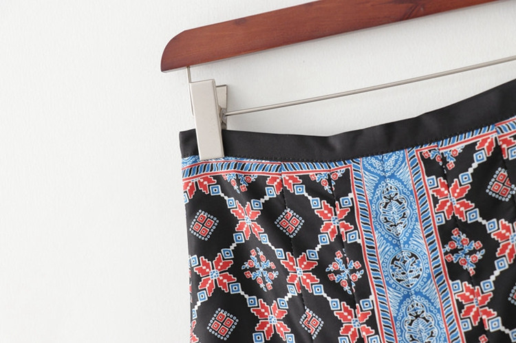 Fusta de dama cu croiala lunga cu model cu model