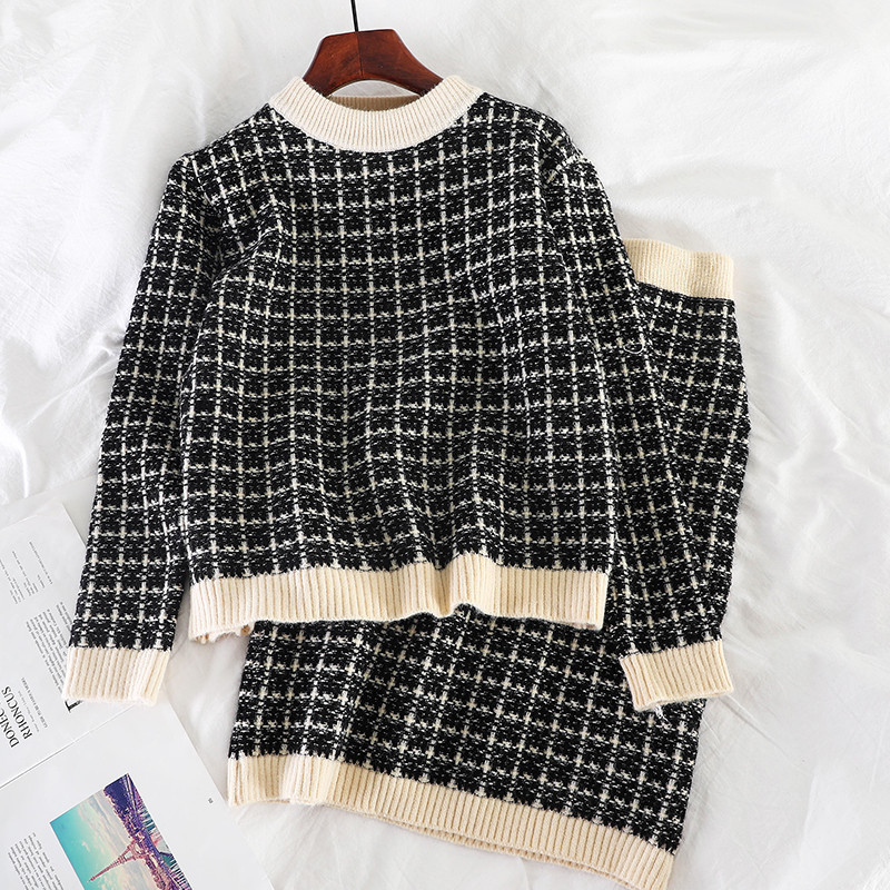 Set de dama de toamna care include pulover si fusta in mai multe culori