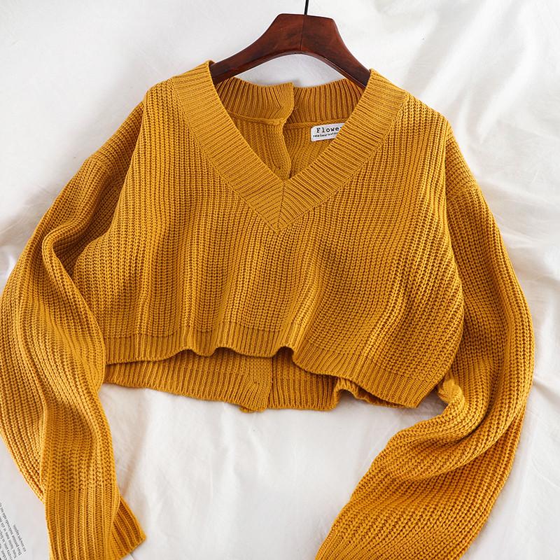 Pulover scurt de dama cu nasturi la spate in diferite culori