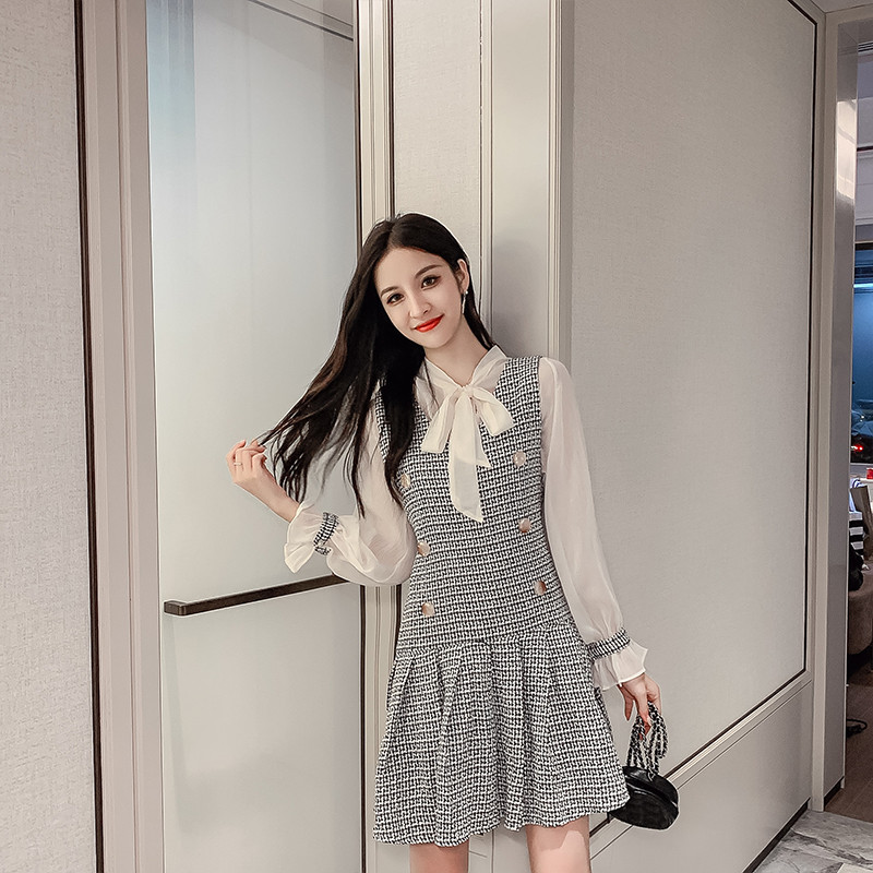 Rochie de dama moderna in carouri in doua culori cu maneci lungi