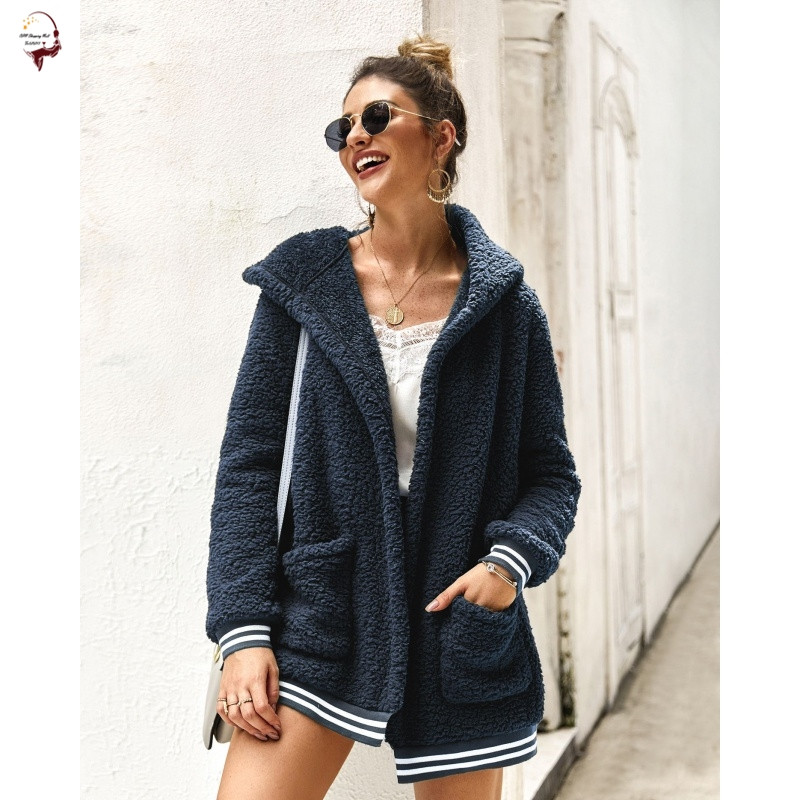 Geaca de dama moderna cu gluga si buzunar in mai multe culori