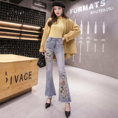 Γυναικεία μοντέρνα τζιν μοντέλο Charleston με κεντήματα