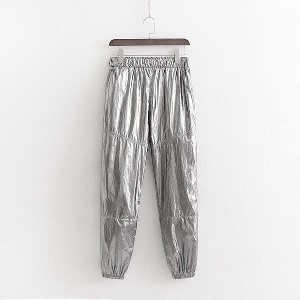 Дамски спортен панталон в сребрист цвят с ластик на талията и глезените