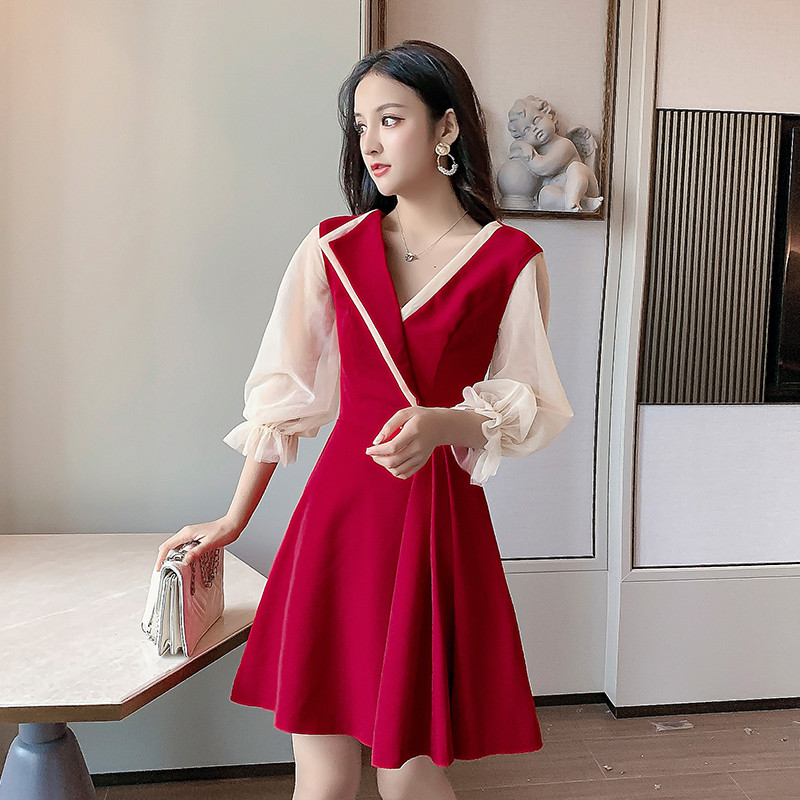 Rochie actuală de damă cu decolteu spitz