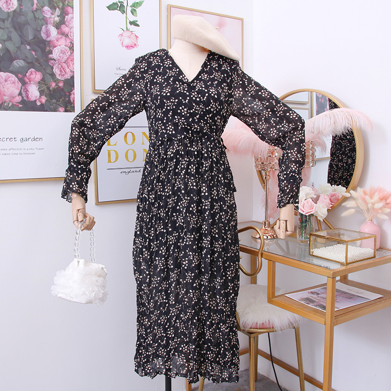 Rochie de dama model nou cu decolteu spitz si maneci lungi - mai multe culori