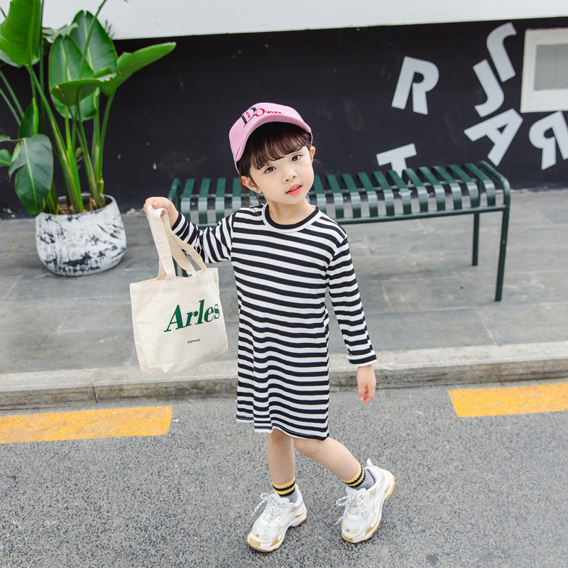 Rochie pentru copii în dungi, cu mâneci lungi și decolteu O