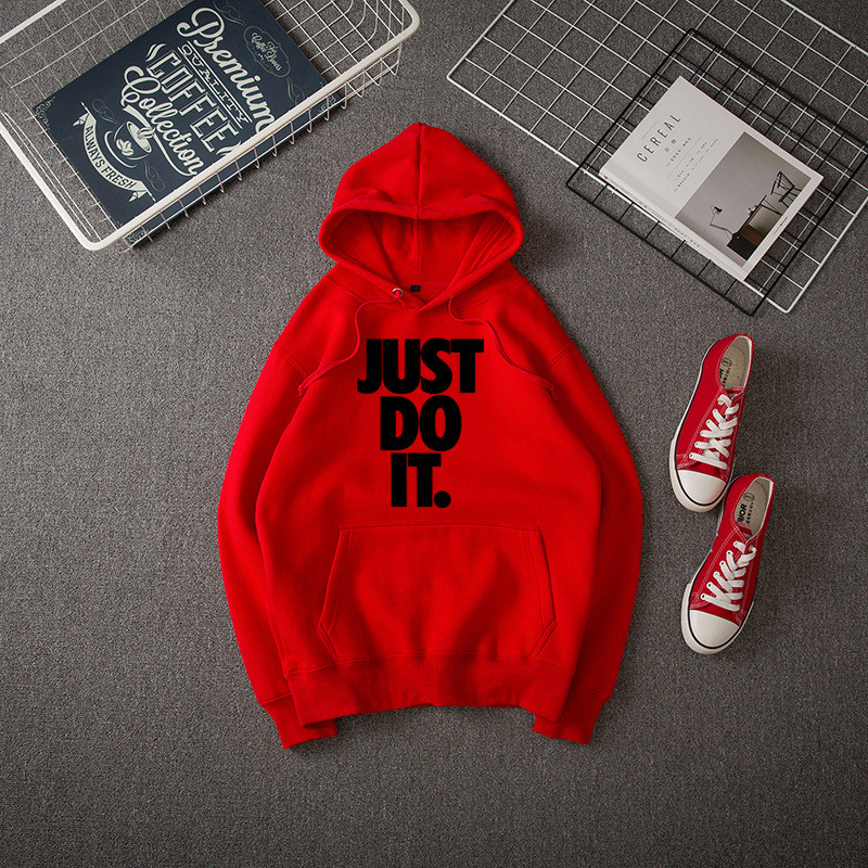 Hit γυναικείο φούτερ με πολύχρωμη επιγραφή και κουκούλα σε διάφορα χρώματα