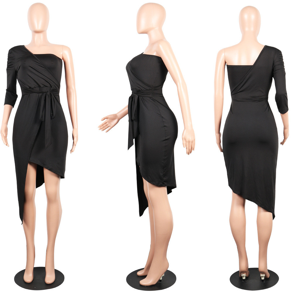 Rochie moderna de dama in negru cu o maneca