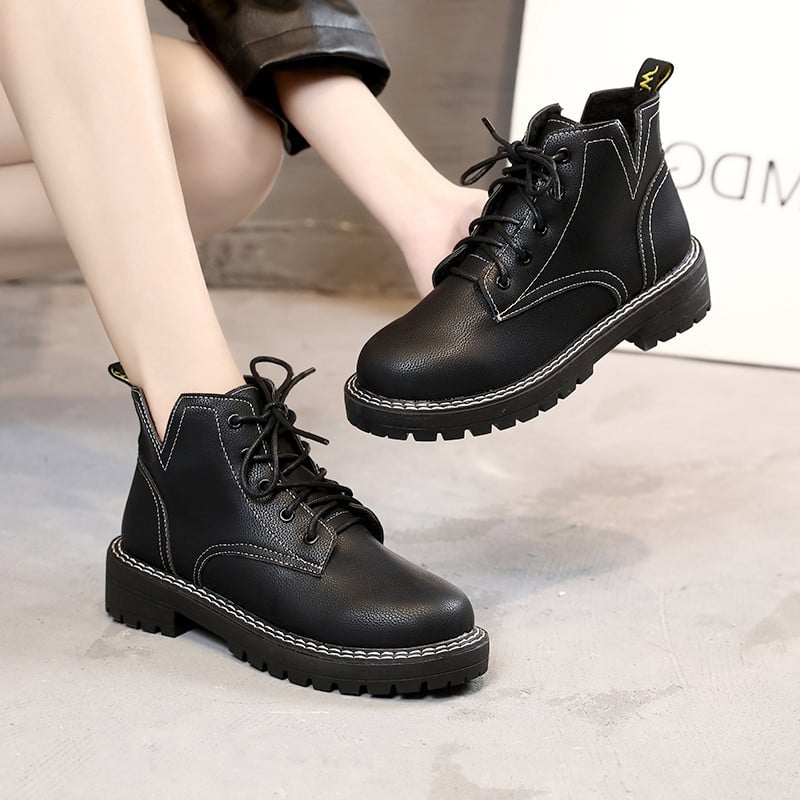 Καθημερινές  γυναικείες μπότες με μαύρη ελαστική σόλα 