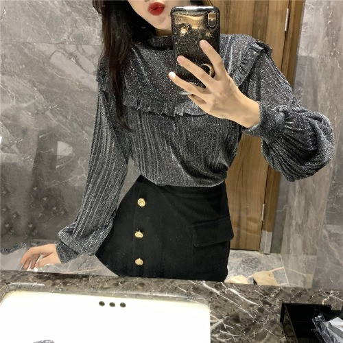 Bluza de dama cu decolteu oval si efect stralucitor in doua culori