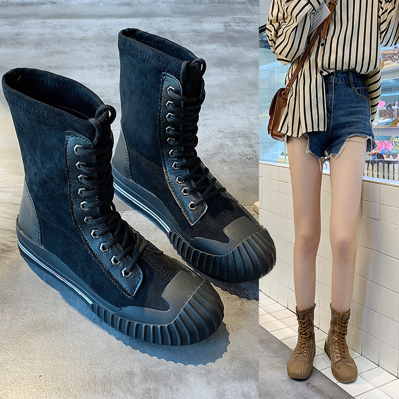 Γυναικείες casual μπότες  με κορδόνια σε μαύρο και καφέ χρώμα