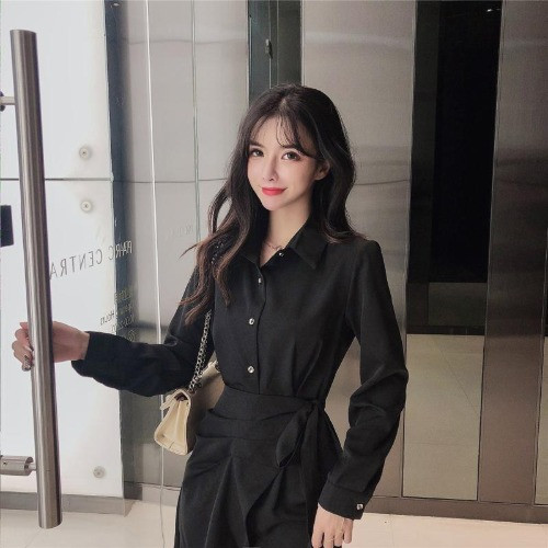 Rochie de damă cu legături în talie în alb, galben și negru