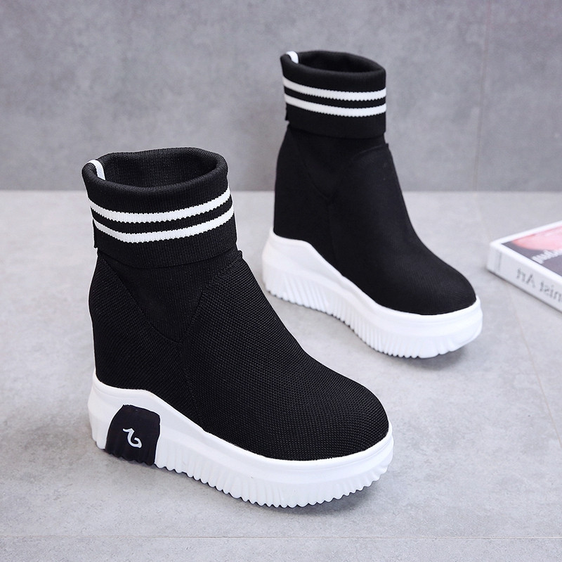 Cizme casual de dama cu platforma de culoare neagra fara inchidere