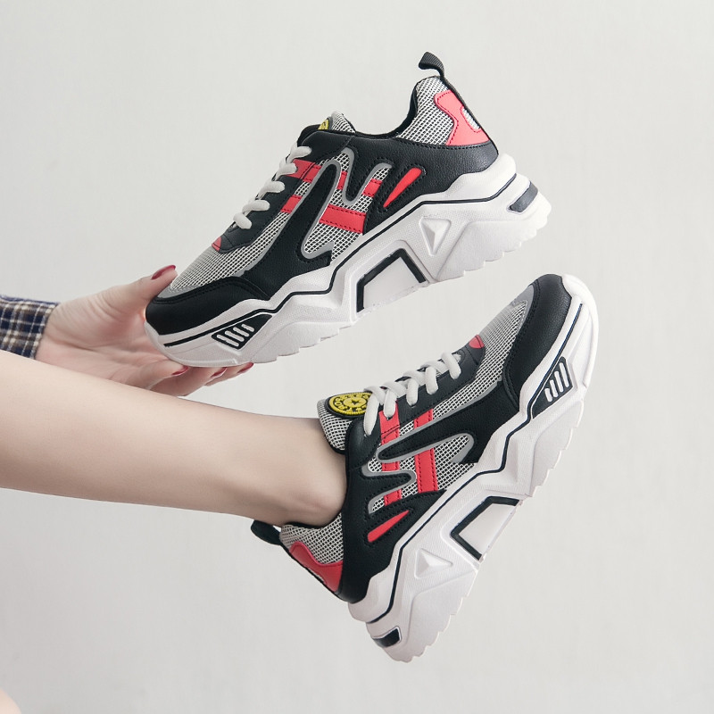 Γυναικεία αθλητικά παπούτσια με έγχρωμη εκτύπωση σε δύο χρώματα