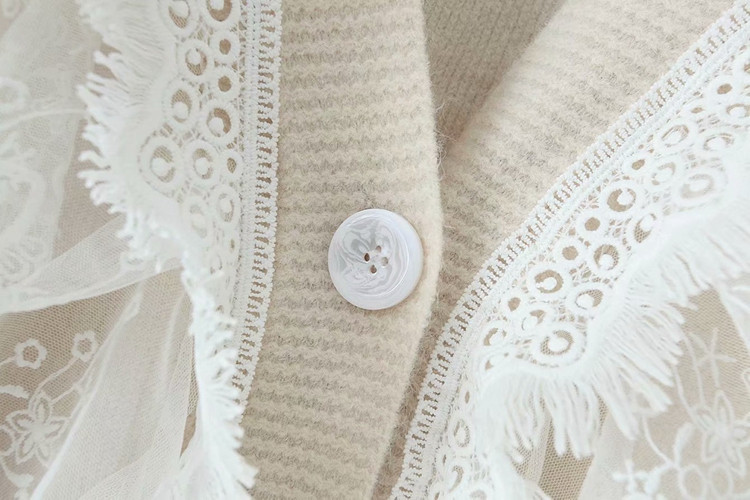 Γυναικεία ζακέτα με λαιμόκοψη και δαντέλα σε δύο χρώματα