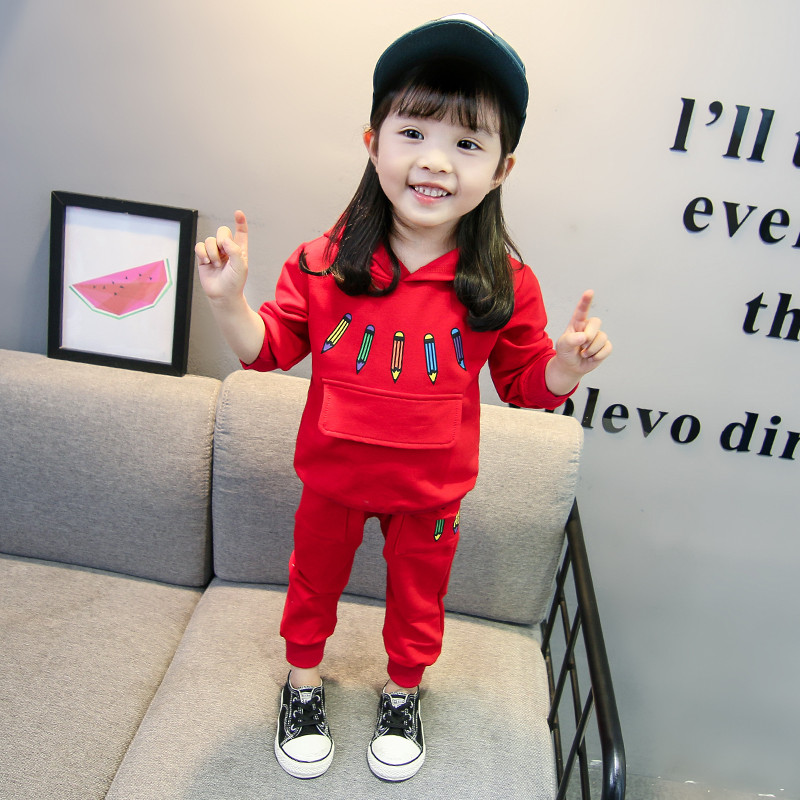 Set pentru copii in negru si rosu cu aplicatie pentru fete